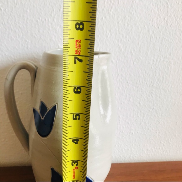 Williamsburg Virginia pottery vase/ pitcher - Picture 5 of 7